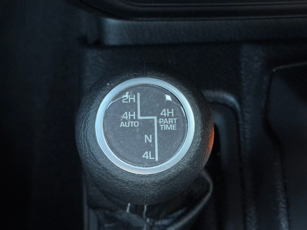 2025 Jeep Wrangler 4XE Sahara Sky Top