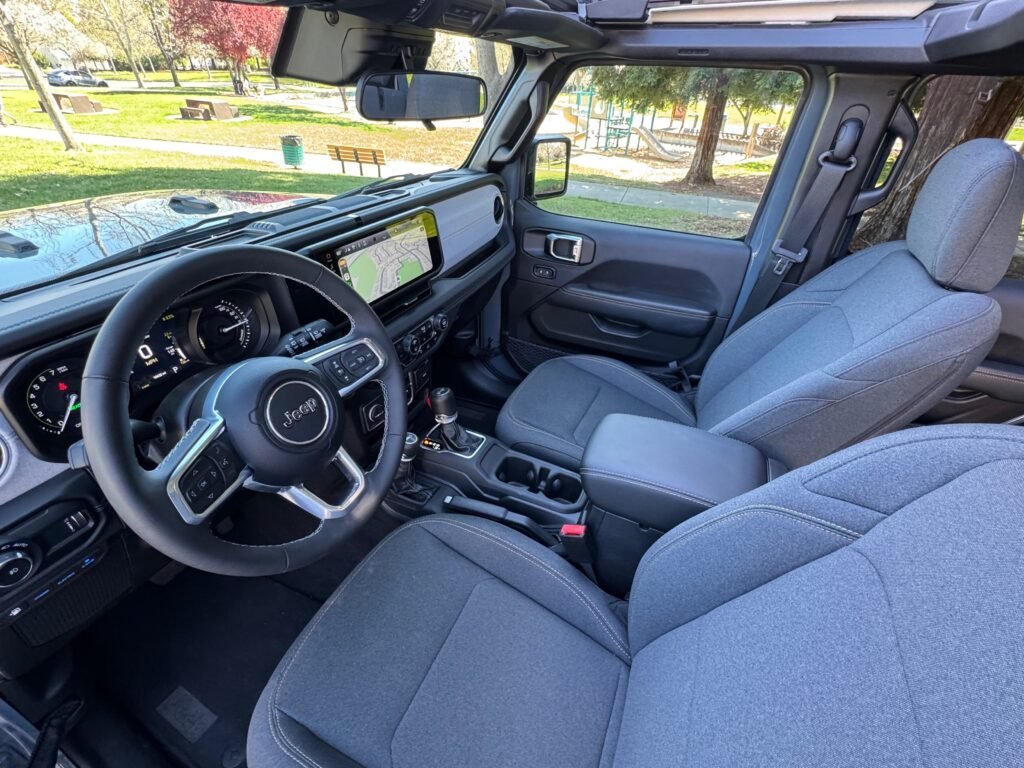 2025 Jeep Wrangler 4XE Sahara Sky Top