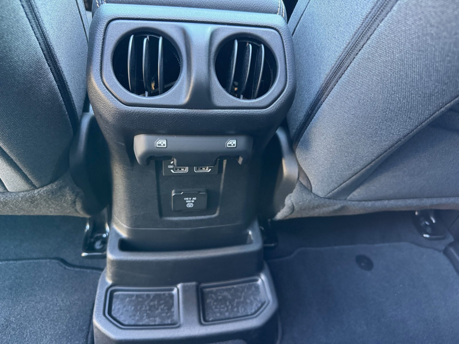 2025 Jeep Wrangler 4XE Sahara Sky Top