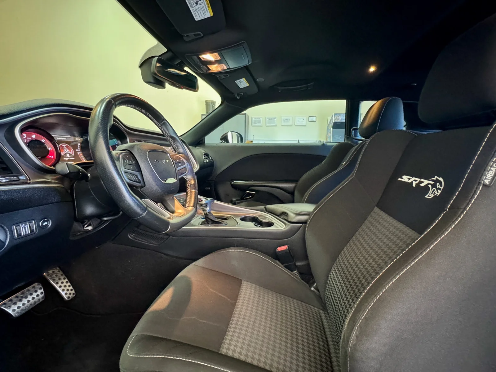 2019 Dodge Challenger SRT - Photo 16